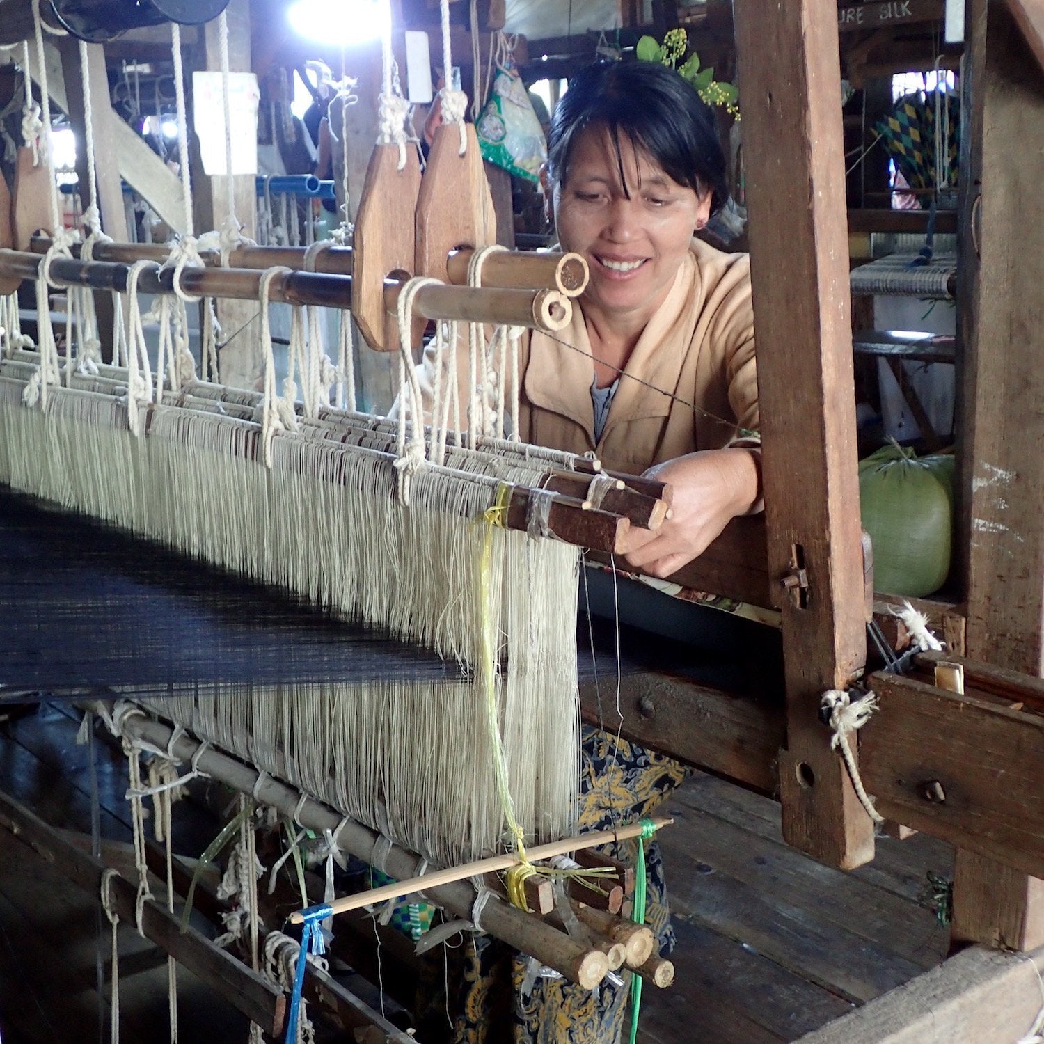 Trad. Weaving Wool Thread