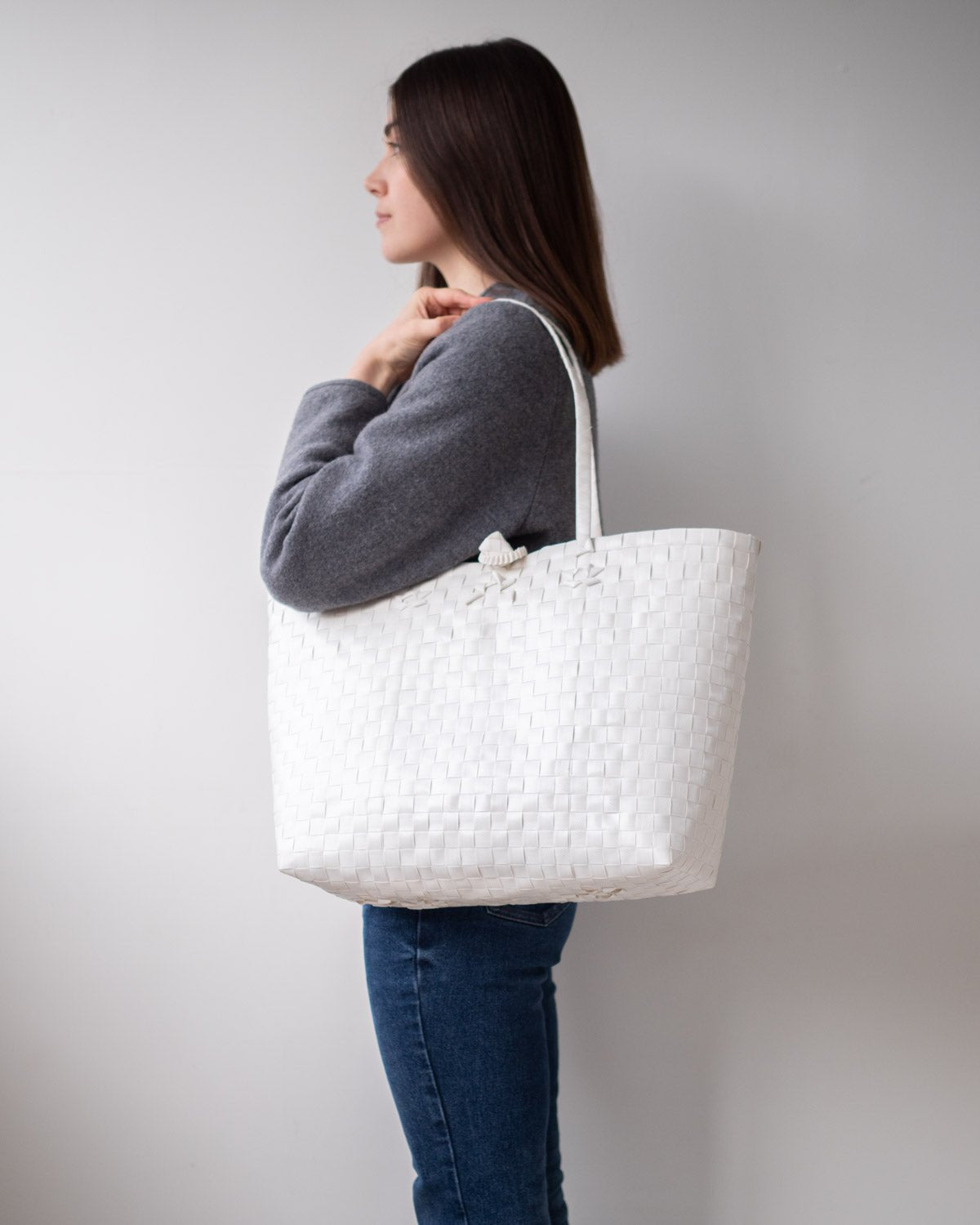 2023 New Arrival Woven Tote Bag With Large Capacity, Shoulder Bag In  High-end White Color